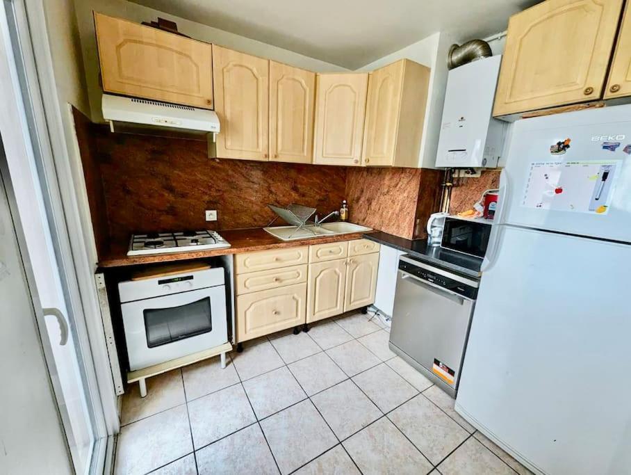 Impeccable Chambre, Bien Place, Calme & Tout Equipe Grenoble Ngoại thất bức ảnh